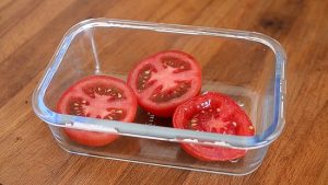 how to store sliced tomatoes