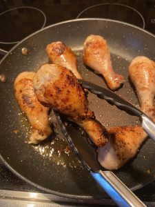 How to Fry Chicken Drumsticks on Stove
