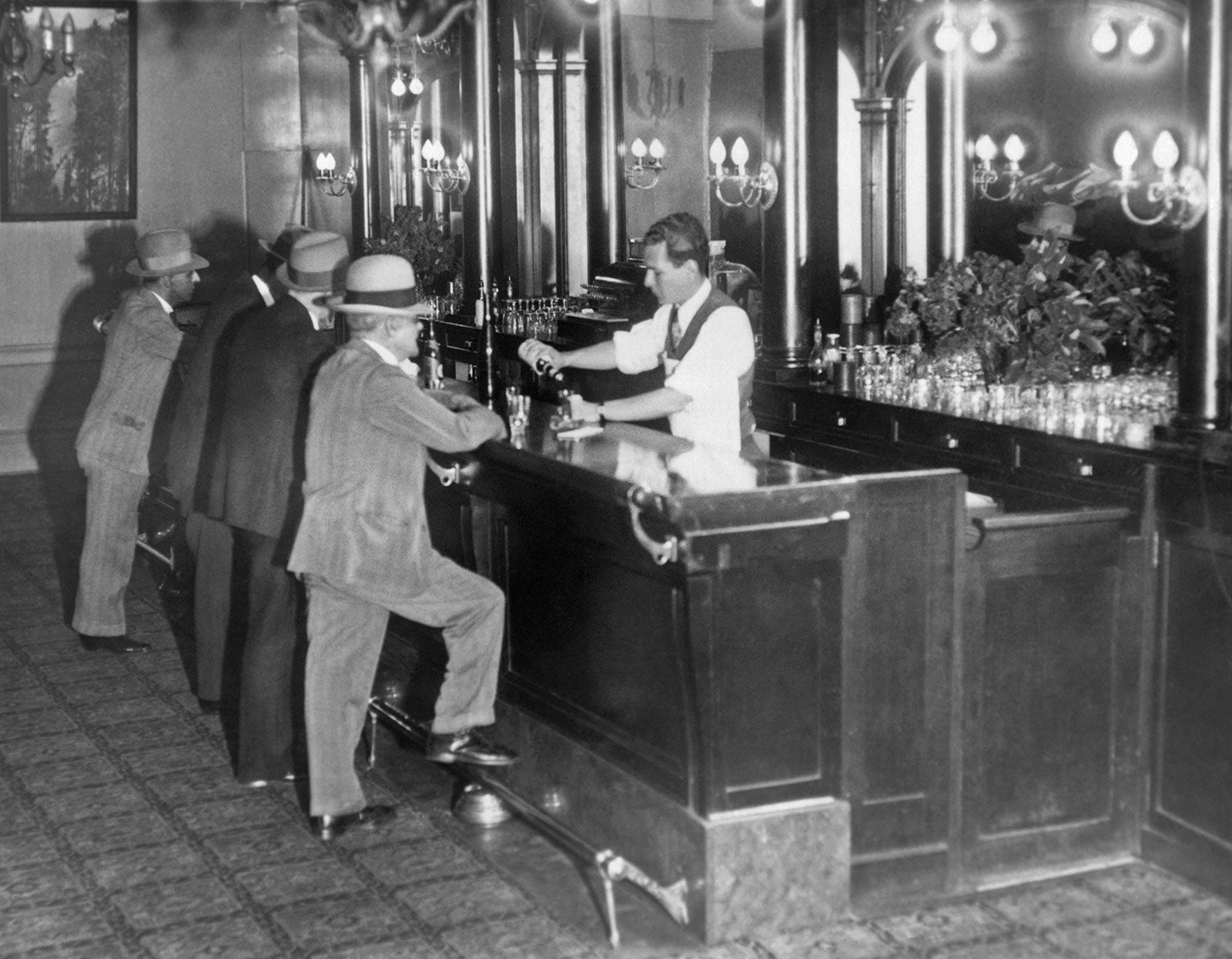 what are speakeasy bars