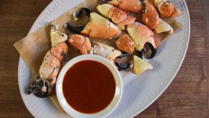 how to eat stone crab claws