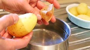 how to peel potatoes