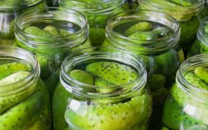 whats the taste of a pickle