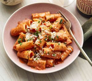 what does vodka sauce taste like