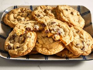how long do chocoalte chip cookies need to be baked