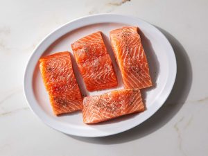 how long does salmon last in the fridge