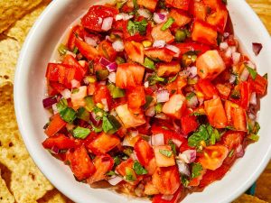 what does pico de gallo mean