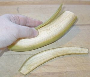 how to peel a plantain