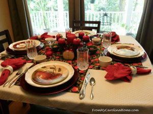 is there a apple of dinner table