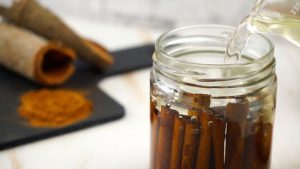 how to make cinnamon oil