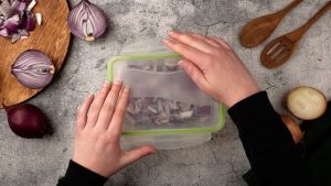how to store sliced onions