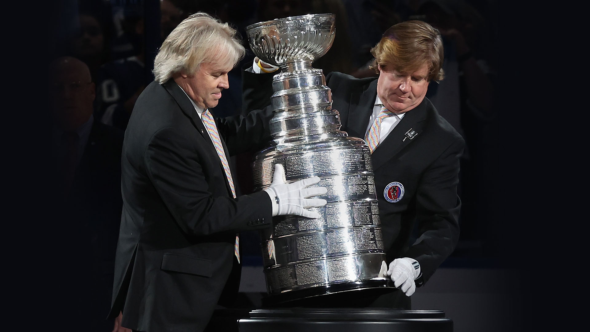 how heavy is the stanley cup