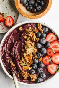 what is in a acai bowl