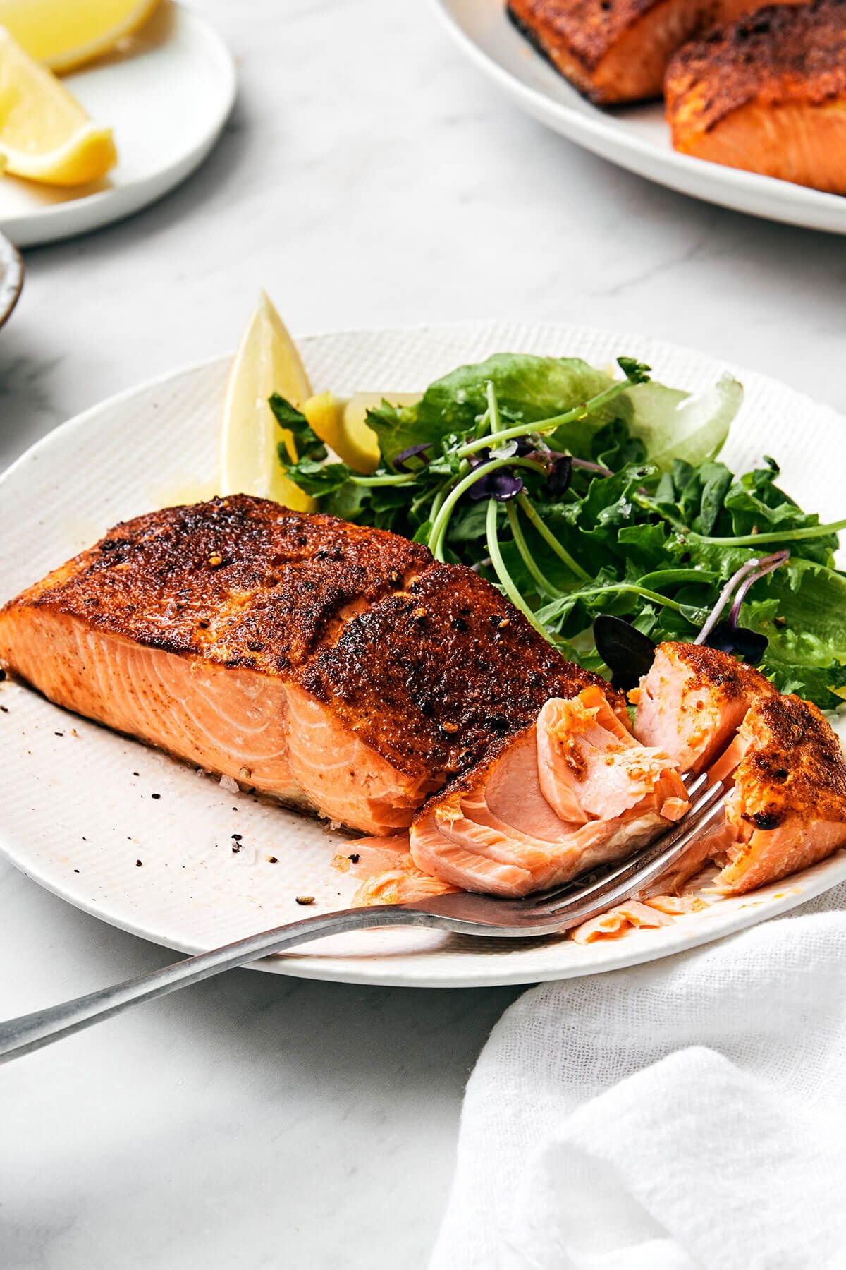 how long to cook salmon in air fryer at 400