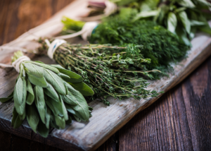 what does thyme do for smoking meat