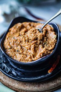 is tom yum paste liek curry