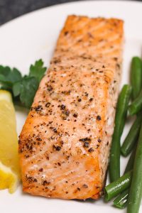 how long to bake salmon at 425