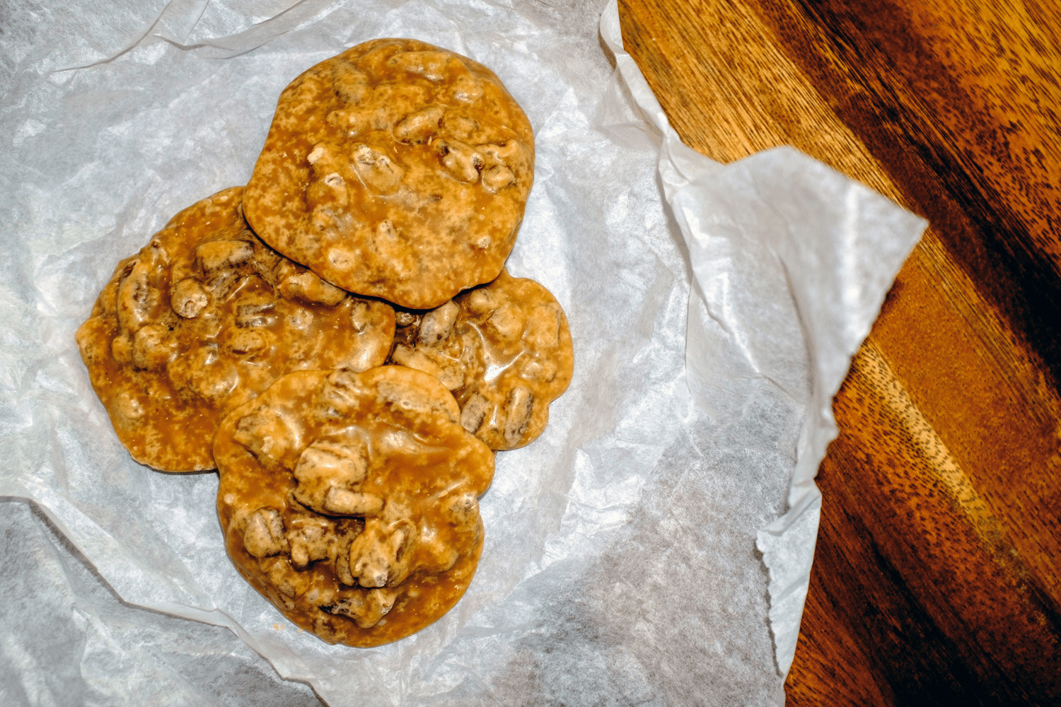 what is a praline