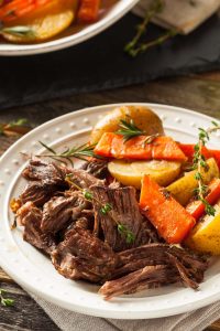 how long to cook chuck roast in oven