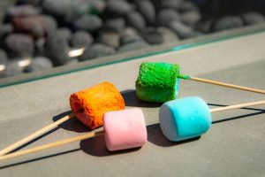 how do the color changing marshmallows work