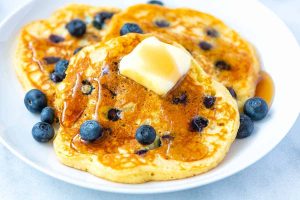 how to make berry pancakes