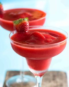 what is in a strawberry daiquiri