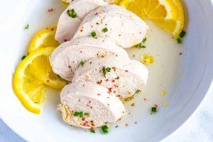 how to poach chicken breasts broth
