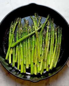 how long to cook asparagus on stove top