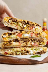 what’s in a crunchwrap supreme