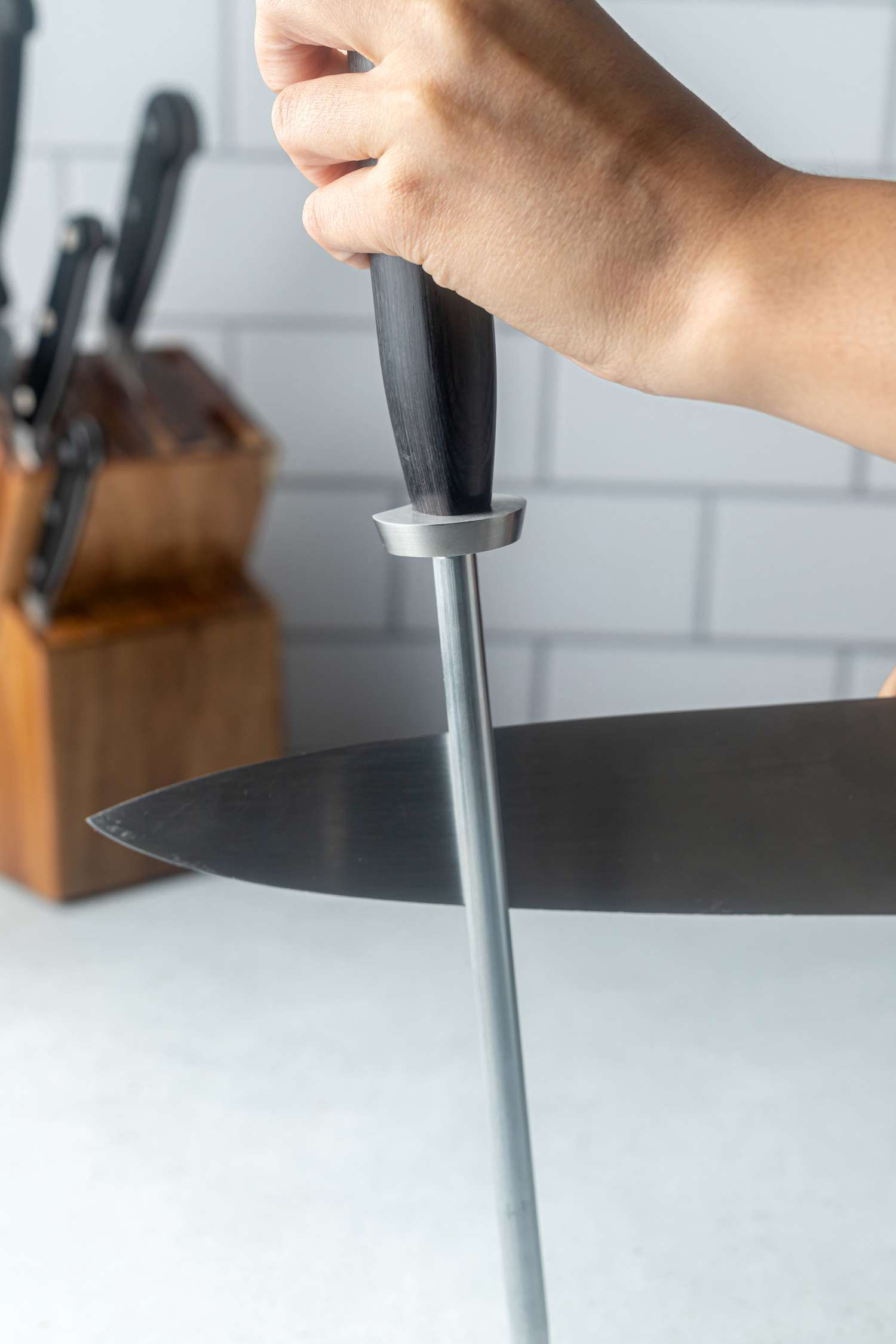 how to use a honing steel