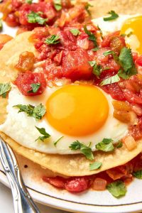 how to make huevos rancheros