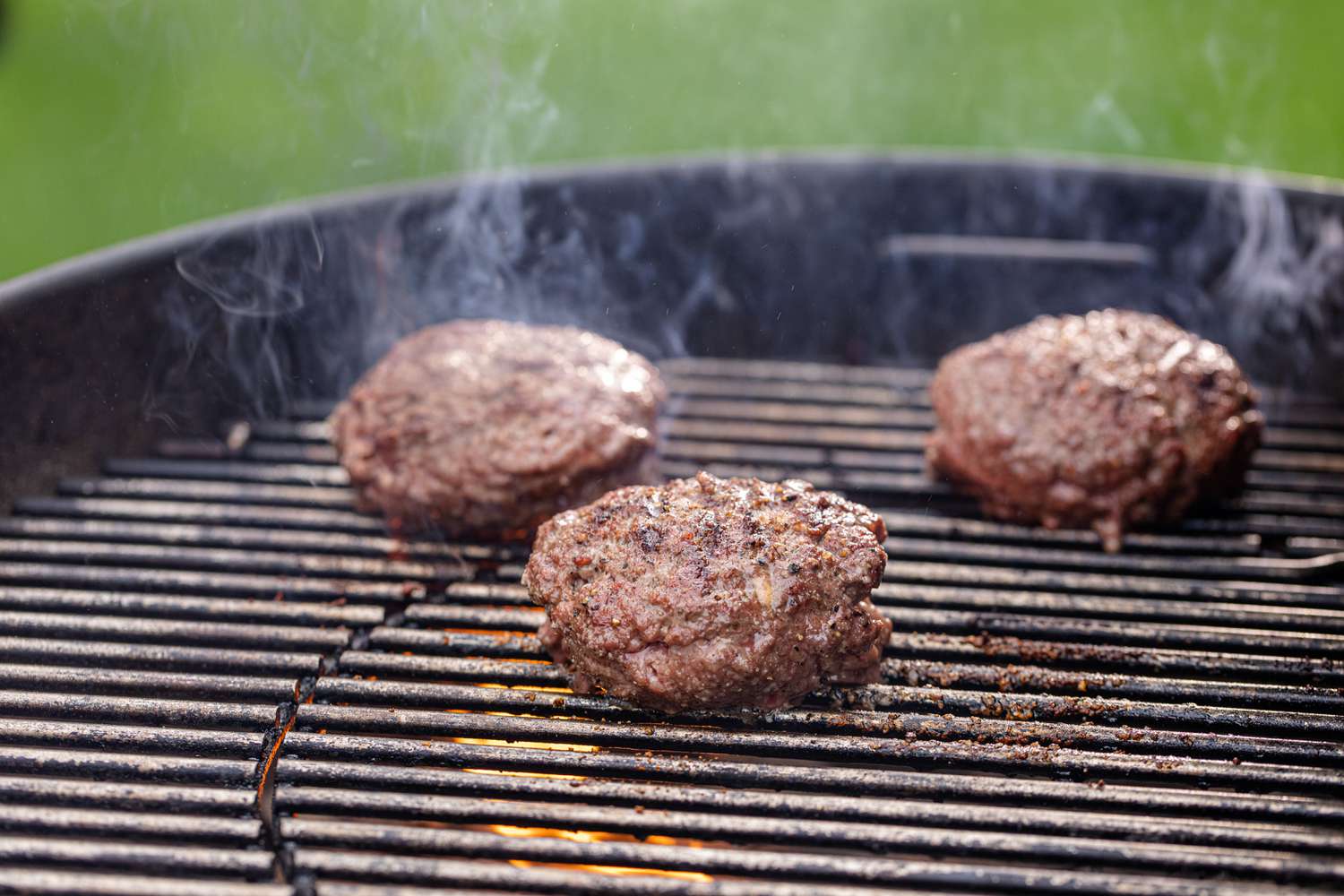 how long to grill burgers