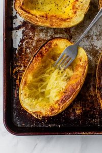 how do you cook spaghetti squash in the oven