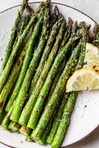 how long to cook asparagus in air fryer