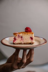 how long does cheesecake last in the fridge