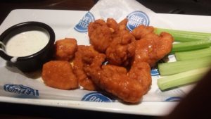 does dave and busters have good wings