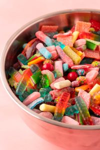 how many kcals in average candy salad