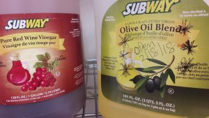 do subway sandwiches have oil and vinegar