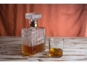 do i need an airtight decanter for whiskey