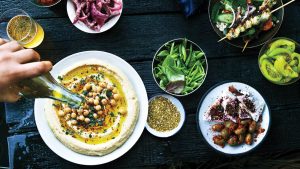 how to serve hummus
