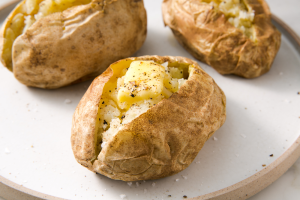 how to bake a potato in the microwave