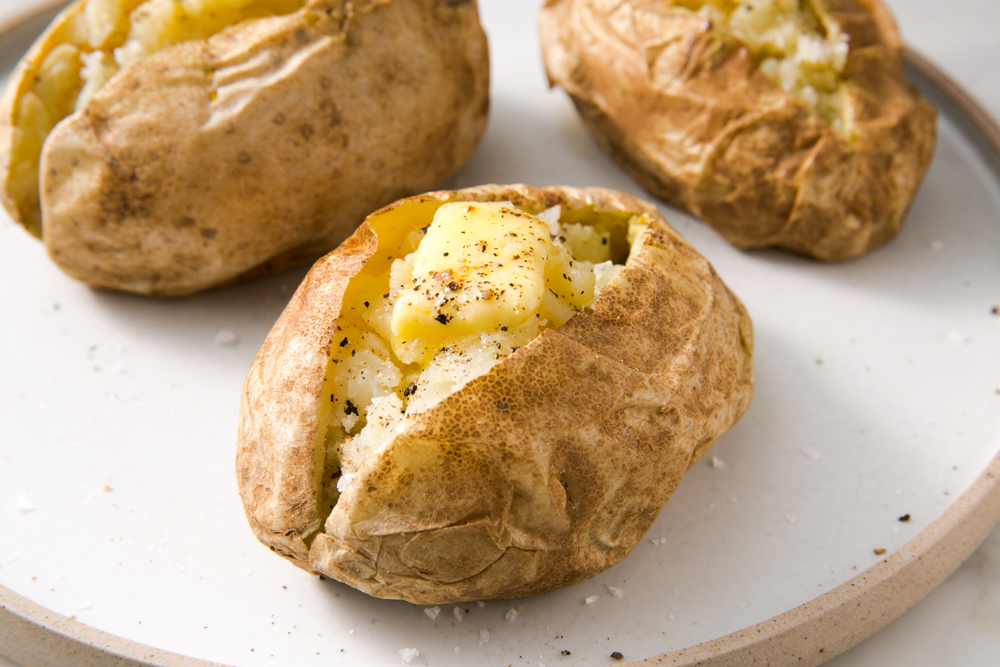 how to bake a potato in the microwave