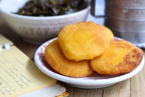 how do you make hot water cornbread