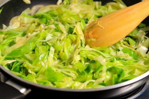 how to cook cabbage on stove top