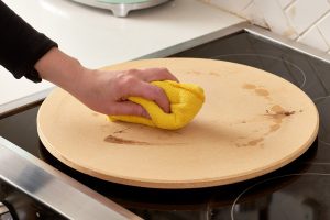 how to clean a pizza stone