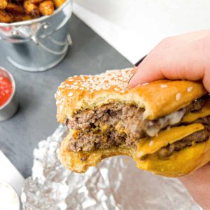 what’s in a five guys cheeseburger