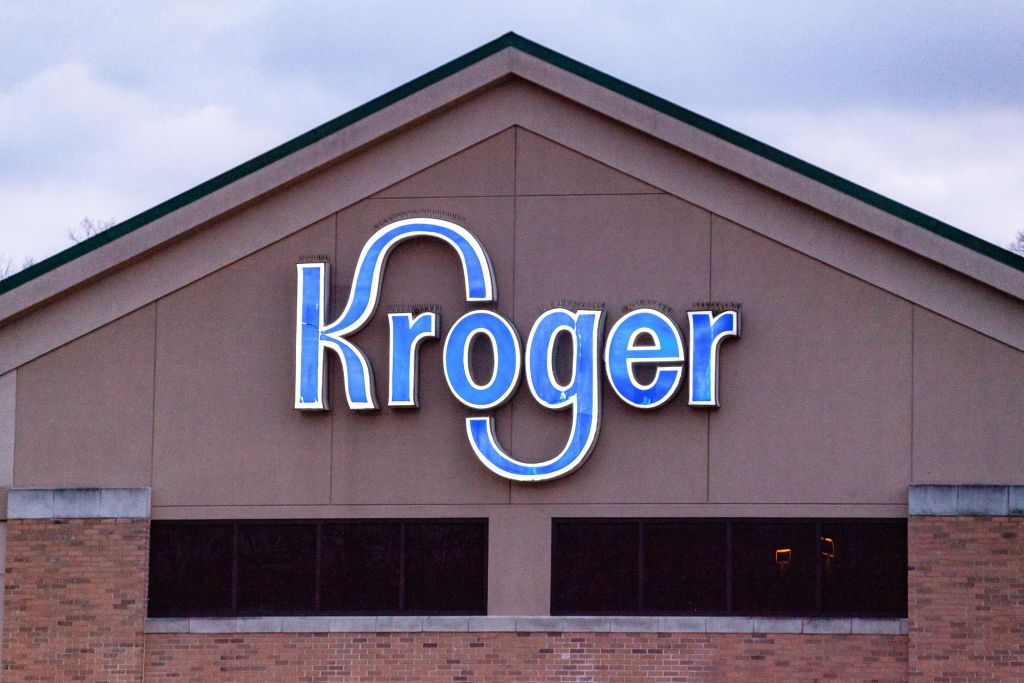 is kroger open on new year's day