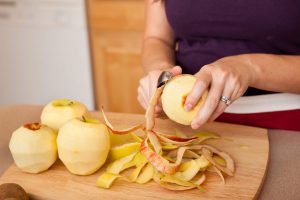 how to peel an apple