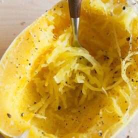how to cook spaghetti squash in the microwave
