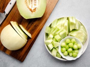 how to cut honeydew