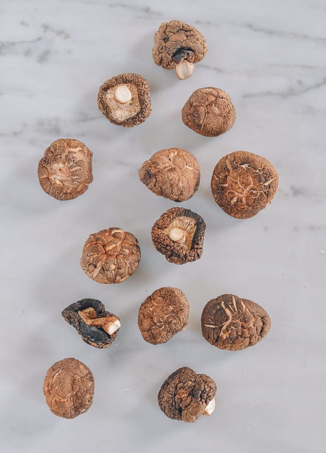 how to dry mushrooms
